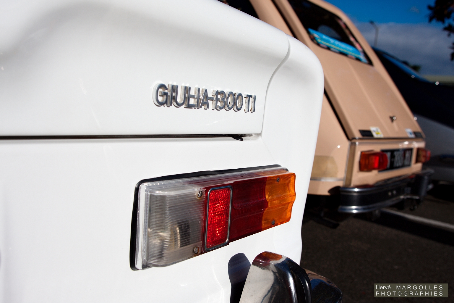 Alfa Romeo Giulia 1300 Ti-02.jpg